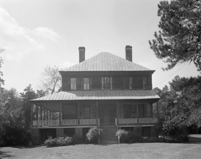 3940075_Lawsons_Pond_Plantation_House_Ujnaya_Karolina (700x553, 205Kb)