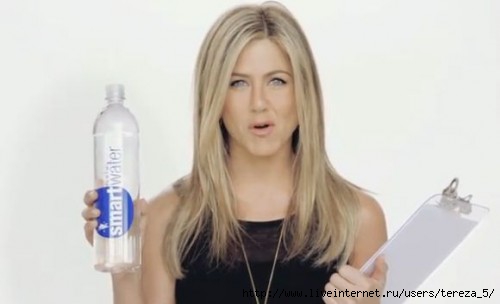 Jennifer-Aniston-Goes-Viral-with-Smart-Water-Ad-2-500x304 (500x304, 45Kb)