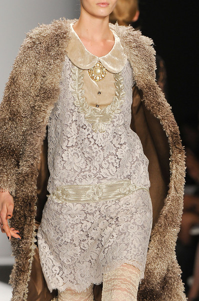Anna+Sui+Fall+2012+Details+h8ngTxKWSTel (398x600, 116Kb)