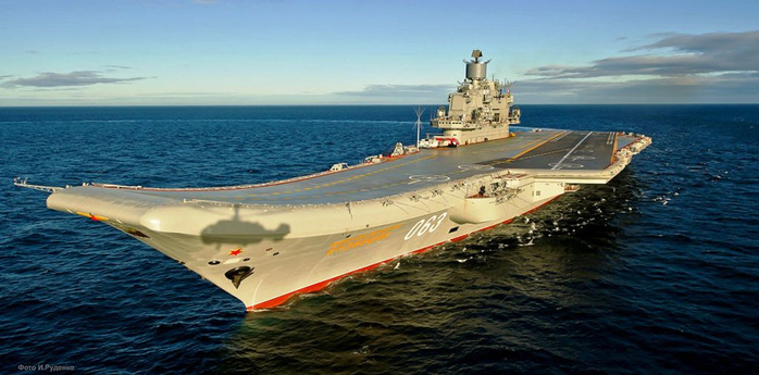 Admiral_Kuznetsov_aircraft_carrier (700x345, 268Kb)