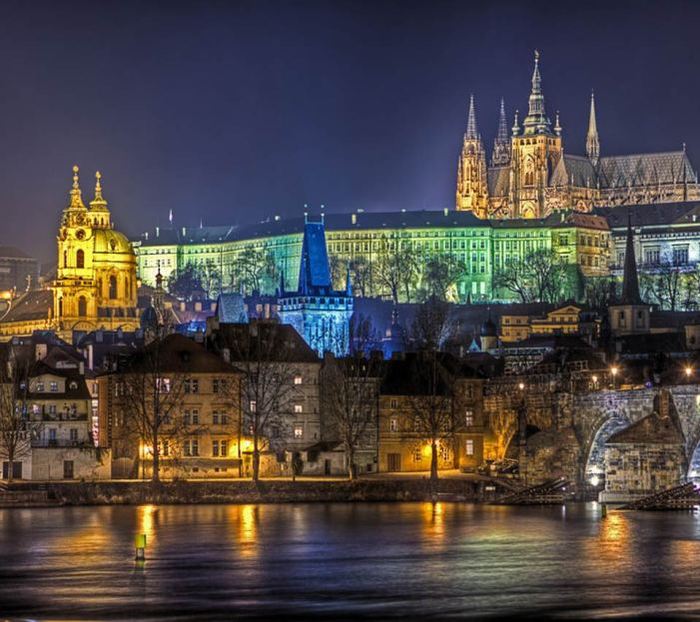 Prague Castle by night (700x622, 79Kb)