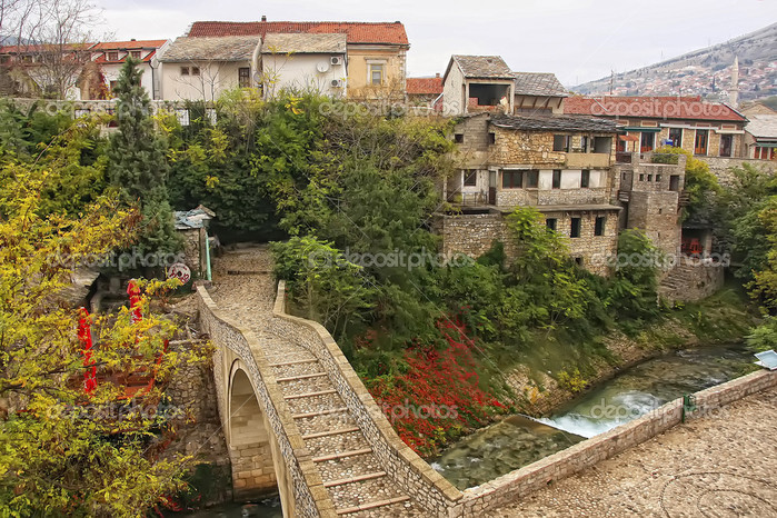 depositphotos_18988345-Crooked-Bridge-Mostar-Bosnia-and-Herzegovina (700x466, 192Kb)