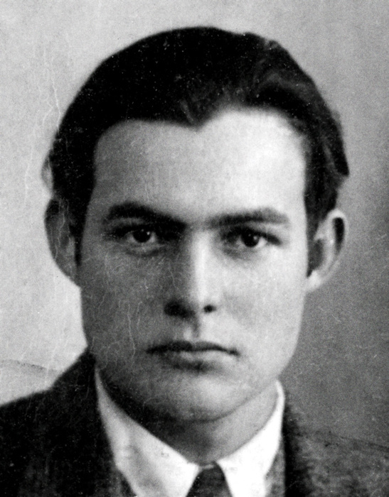 Ernest_Hemingway_1923_passport_photo (547x700, 156Kb)