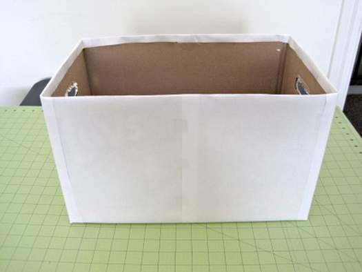 Стильное соединение картонной коробки и войлочной ткани