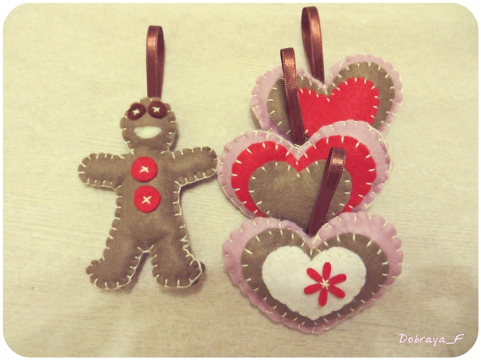     felt gingerbread men and hearts/4507075_IMG_0041 (700x525, 243Kb)