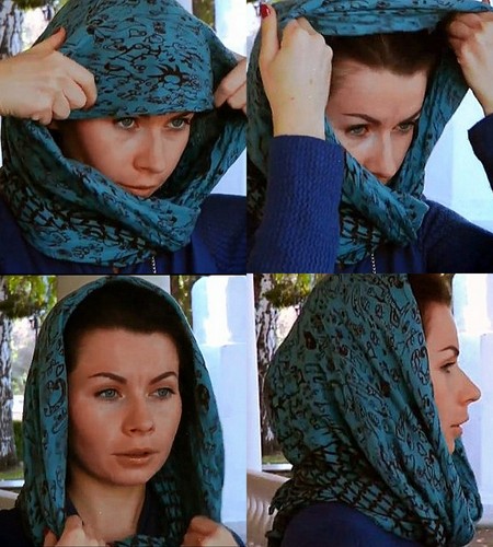 Как завязать шарф на голове под пальто