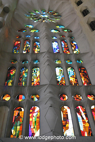 stained-glass-window-la-sagrada-familia-barcelona--172 (367x550, 149Kb)