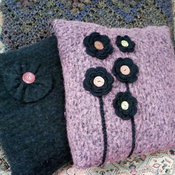 recycled-sweater-pillows-decorating1-6 (700x700, 133Kb)