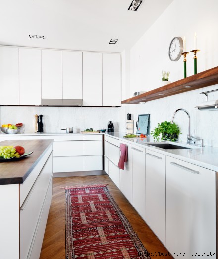 white kitchen with rug wood counter skona hem (440x523, 107Kb)