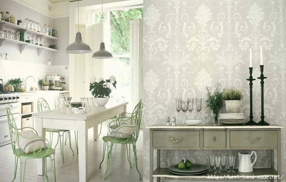 Awesome-Antique-White-Kitchen-with-Jacquard-Wallpaper-590x376 (590x376, 128Kb)