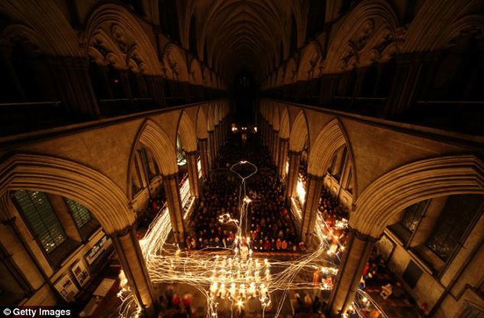 Salisbury Cathedral2 (700x461, 157Kb)