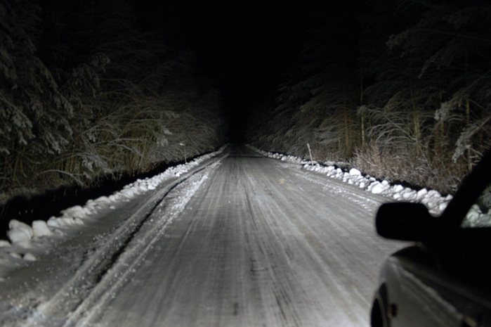 2005_winter_road_full_beam (700x465, 89Kb)