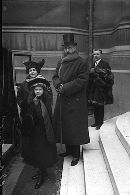 4723908_30297394_GDPAulOlgadaughter1912 (426x638, 39Kb)