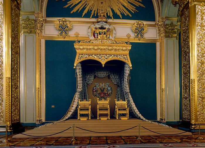 800px-Grand_Kremlin_Palace_Andreevsky_hall_3 (700x505, 96Kb)