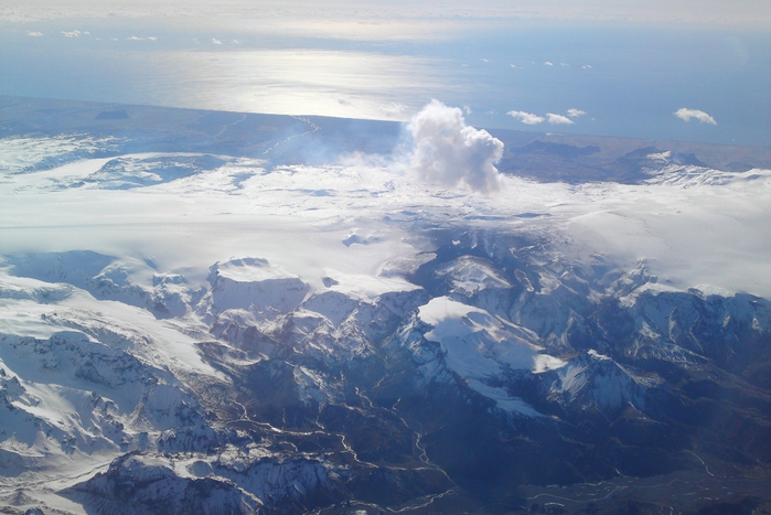 Iceland_volcano_april_4_2010 (700x467, 252Kb)