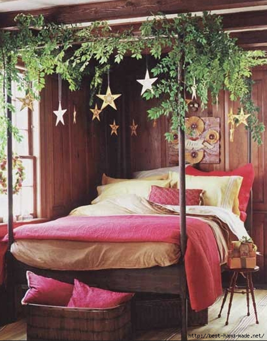 26-inspiring-christmas-bedroom-decorating-ideas (549x700, 269Kb)