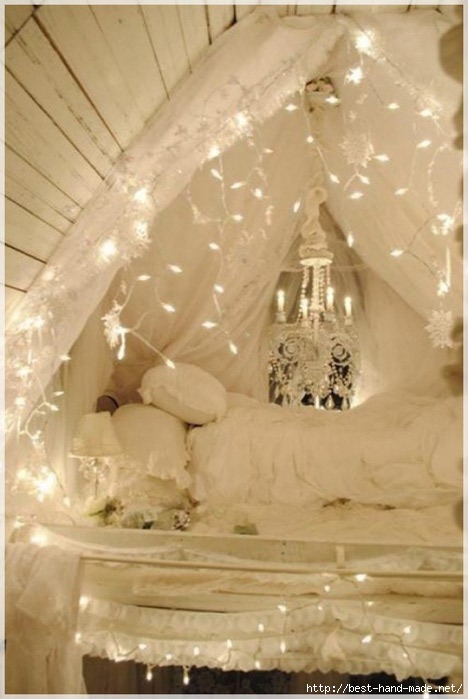 Ideas-Christmas-Decoration-For-Hanging-Lights-In-The-Bedroom-white-light-bedroom-588x878 (468x700, 143Kb)