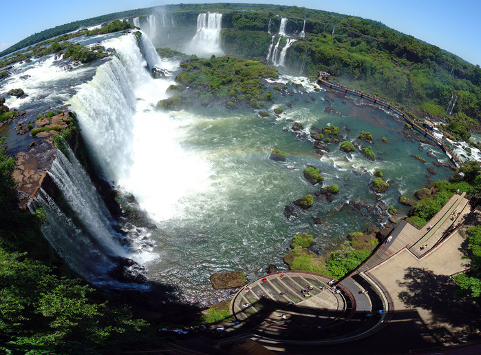 iguazu-falls-tourists-complex (700x515, 209Kb)