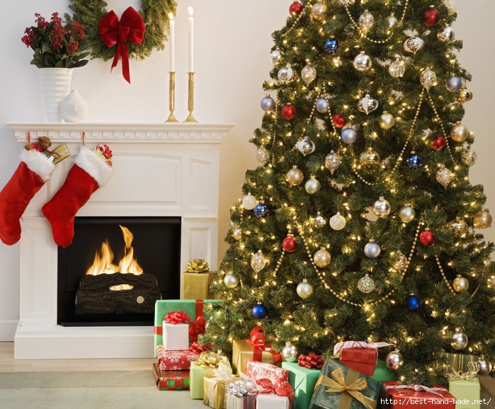 Cozy-living-room-with-decorated-Christmas-tree (700x578, 371Kb)