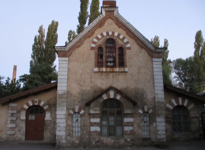 Mortuary in Simferopol (700x513, 48Kb)