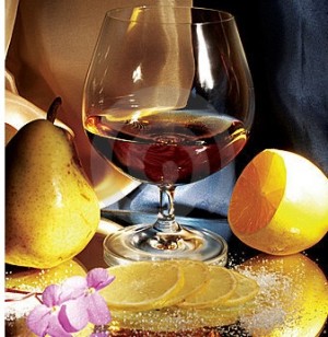 glass-of-cognac-with-lemon-and-pear-thumb1588665-300x308 (300x308, 35Kb)