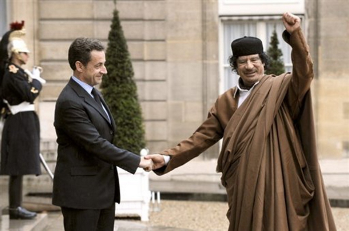 Sarko Aime Khadafi/5046362_Sarko2 (700x464, 148Kb)