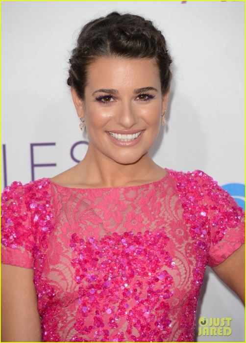 lea-michele-peopels-choice-awards-2013-red-carpet-02 (502x700, 245Kb)