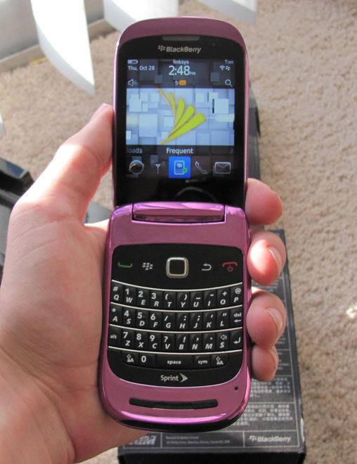 BlackBerry-Style-9670-20-SlashGear_crop (508x660, 55Kb)