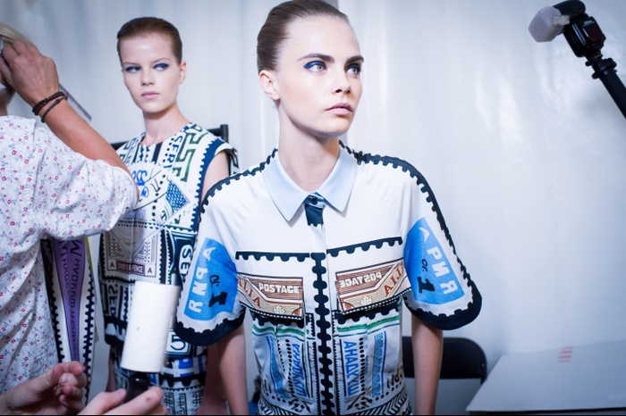 mary-katrantzou-rtw-ss2013-candids-02_201335276291.jpg_carousel_parties (700x466, 124Kb)