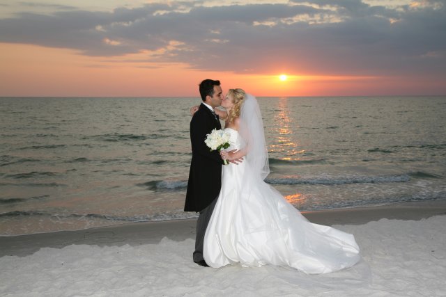 4687405_beachwedding1 (640x427, 40Kb)