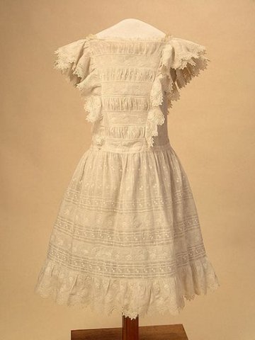 dress 90 cm batist kruzevo (360x480, 24Kb)