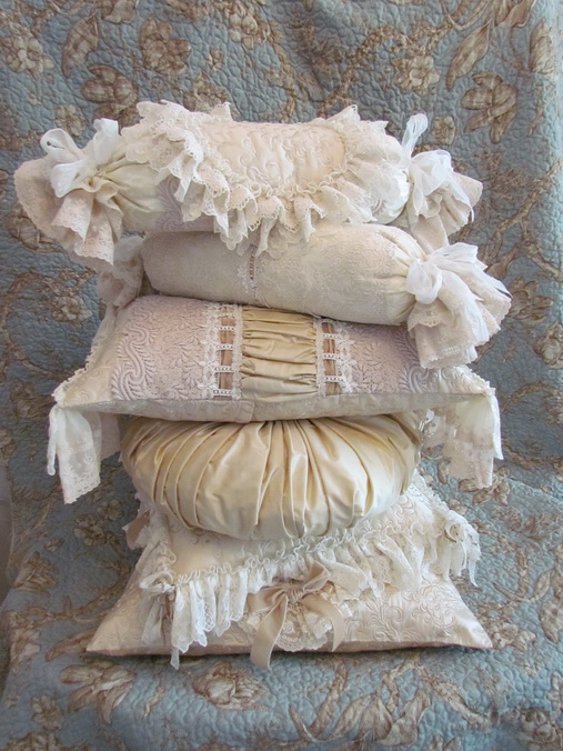 beige pillows 022 (507x676, 163Kb)