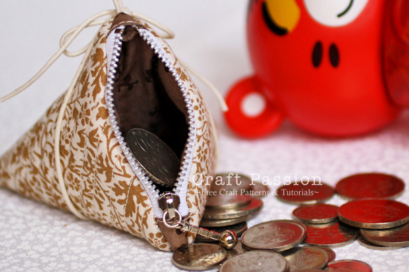3970145_trianglezippercoinpurse (588x392, 96Kb)