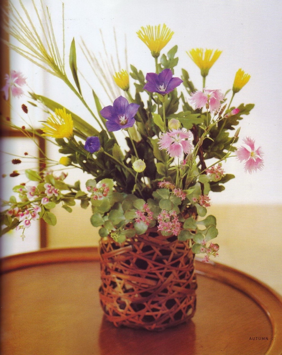 4690170_Noriko_Kawaguchi__Amazing_Clay_Flowers__Creating_Realistic_Flowers__Floral_Arrangements__2010_Page_021 (555x700, 316Kb)