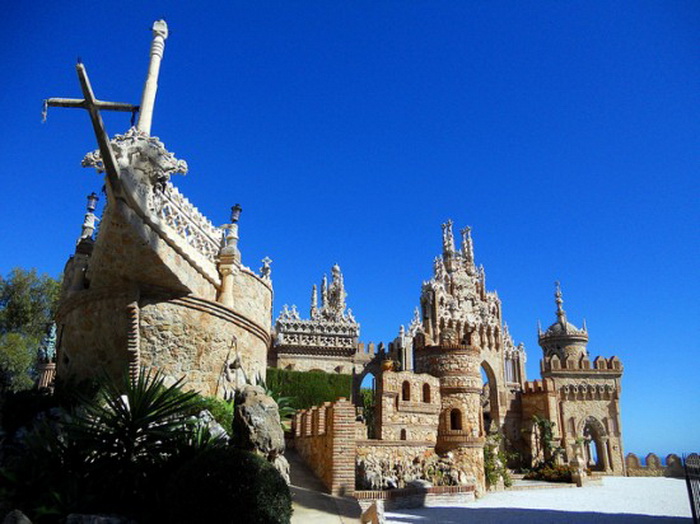 Colomares-Castle-5 (700x524, 125Kb)