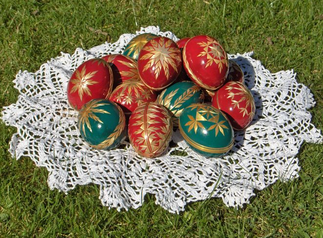 пасхальные яйца декор соломкой (2) (663x490, 867Kb)