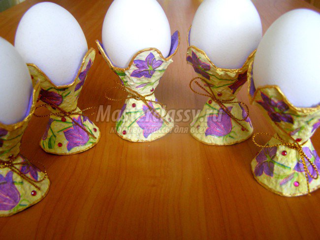 Подставки для яиц из соленого теста