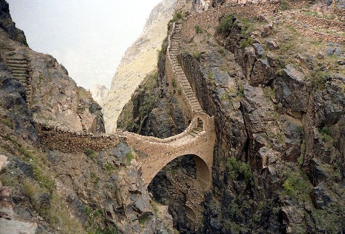 Yemen_Shaharah_bridge (700x475, 115Kb)