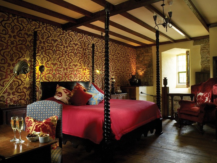 Thornbury_Castle_bedroom_4 (700x525, 141Kb)