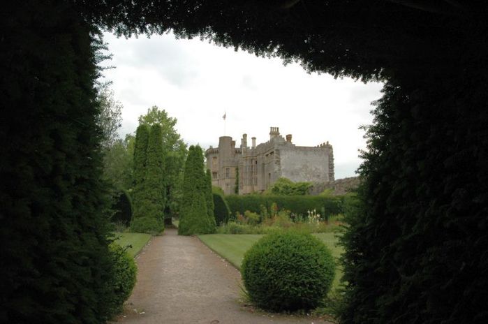 06 Thornbury Castle (700x464, 43Kb)