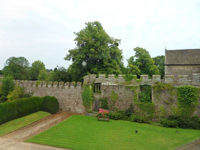 41 Thornbury Castle (700x525, 61Kb)
