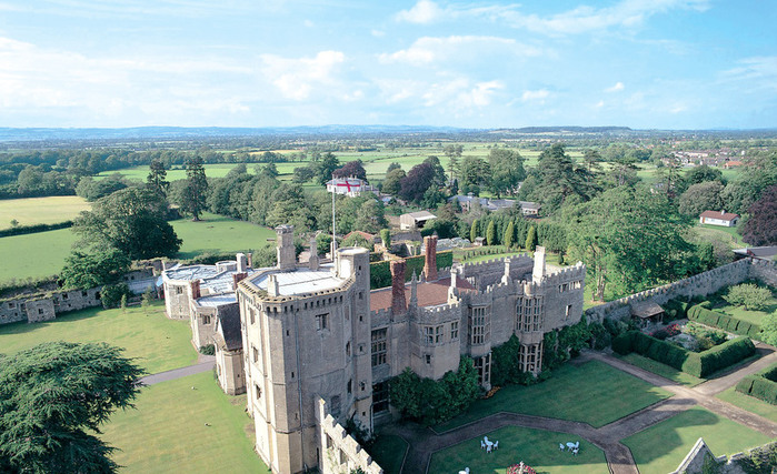 Thornbury_Castle_Exterior2 (700x427, 148Kb)