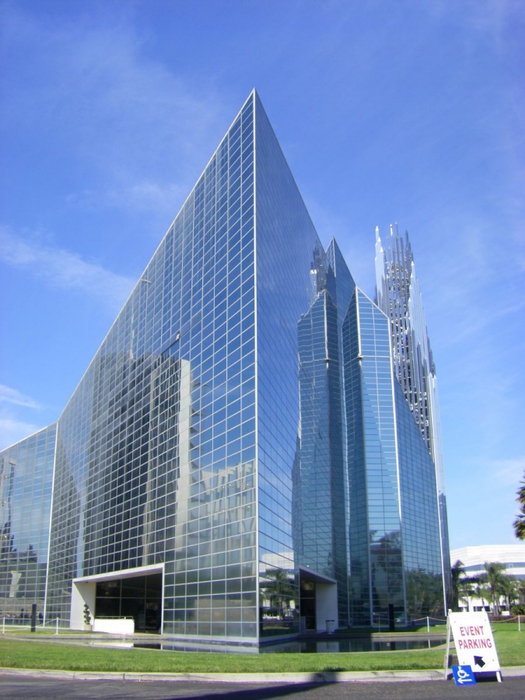 3623822_Crystal_Cathedral_on_edge (525x700, 253Kb)