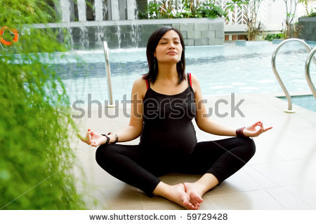 stock-photo-asian-ethnic-pregnant-woman-meditating-by-the-pool-59729428 (450x320, 44Kb)
