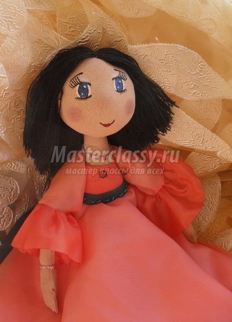 Мастер-класс по изготовлению вязаной куклы