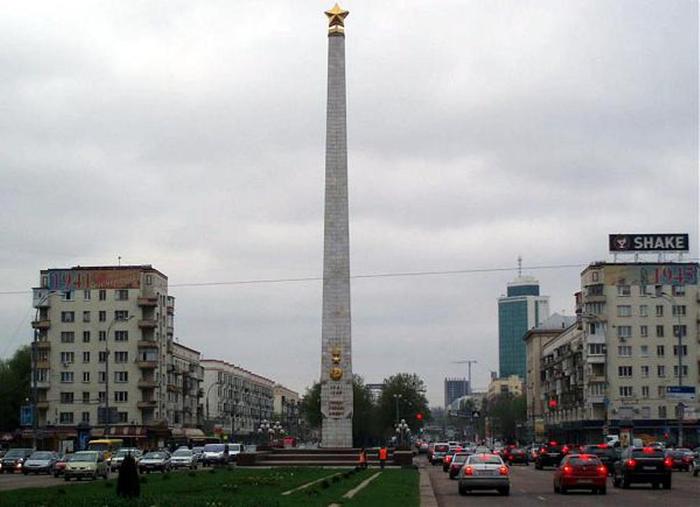 obelisk Kiev (700x507, 39Kb)