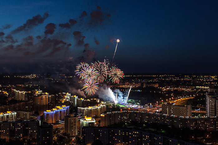 1368127739_fireworks_04 (699x466, 147Kb)