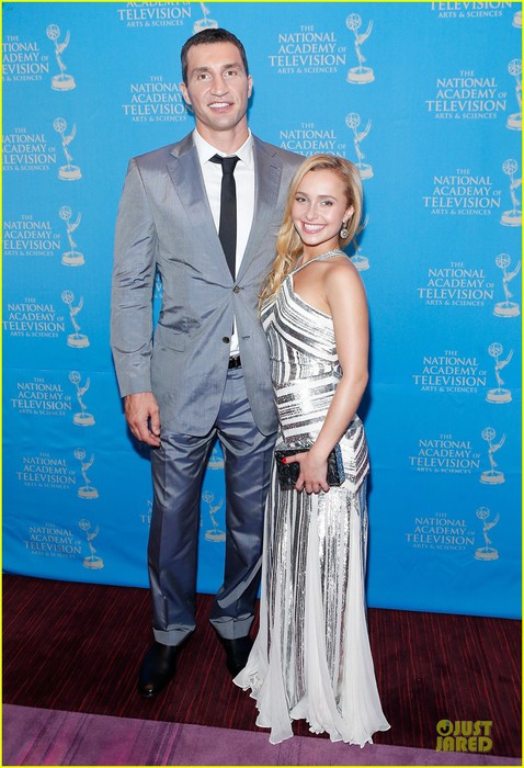 hayden-panettiere-wladimir-klitschko-sports-emmy-awards-reception-05 (478x700, 103Kb)