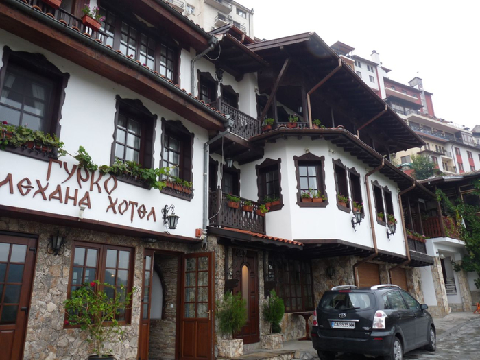 traditional-bulgarian-architecture-veliko-tarnovo (700x525, 369Kb)