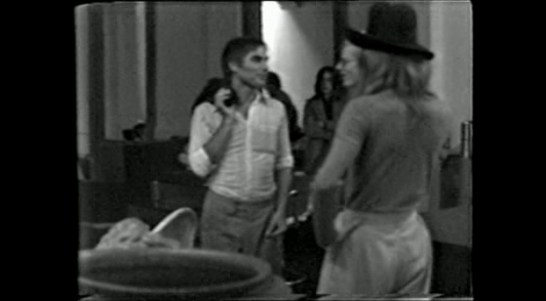 2107065__vlcsnap2013052819h56m36s221 (608x336, 132Kb)